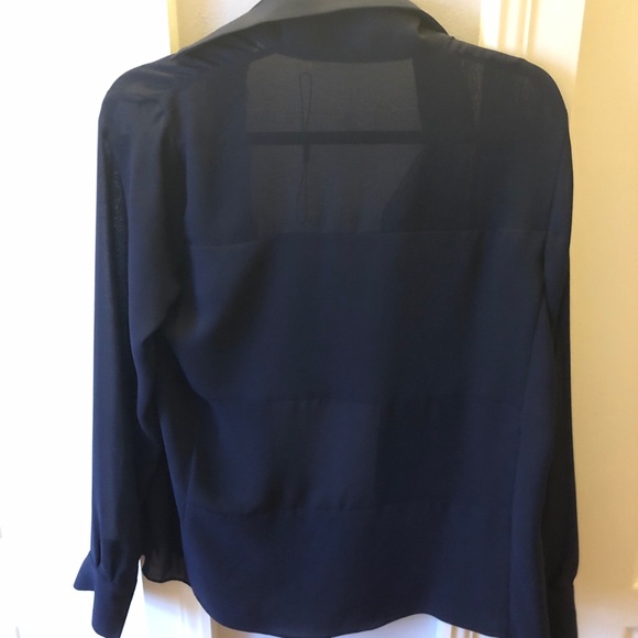 T Tahari Blouse - Picture 4 of 4